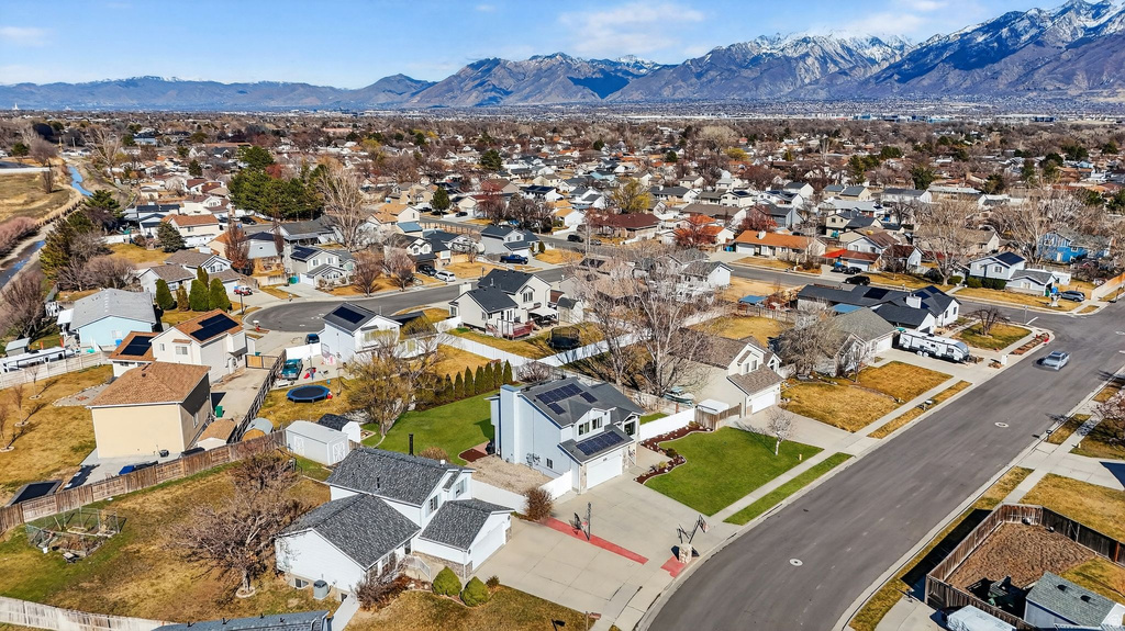 2384 W FRONTIER ST Riverton, UT 84065