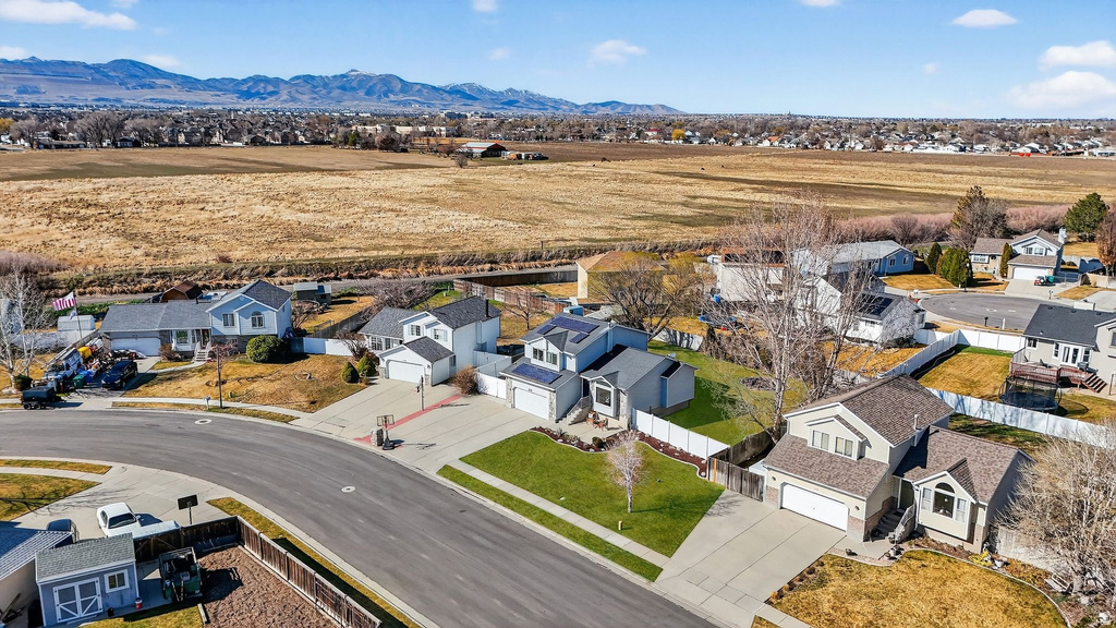 2384 W FRONTIER ST Riverton, UT 84065