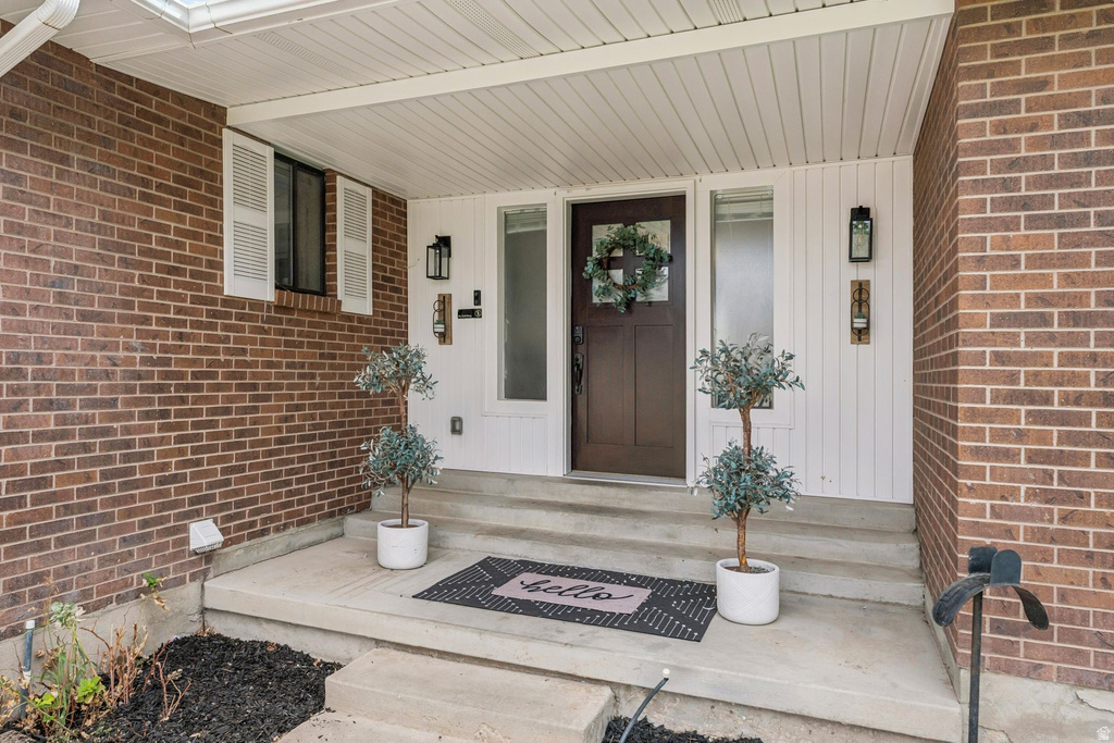 6877 PINEVIEW CIR Salt Lake City, UT 84121