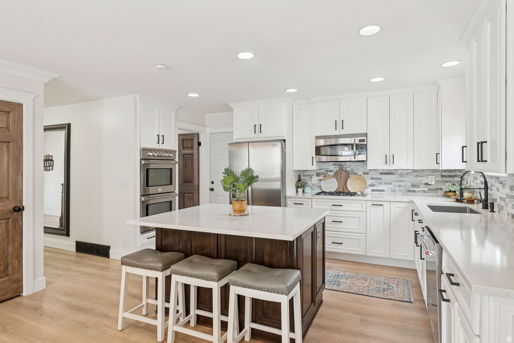 6877 PINEVIEW CIR Salt Lake City, UT 84121