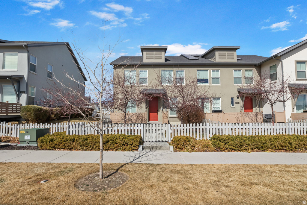 6122 W LAKE AVE South Jordan, UT 84009