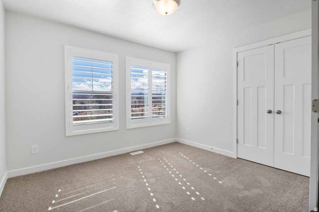 6122 W LAKE AVE South Jordan, UT 84009