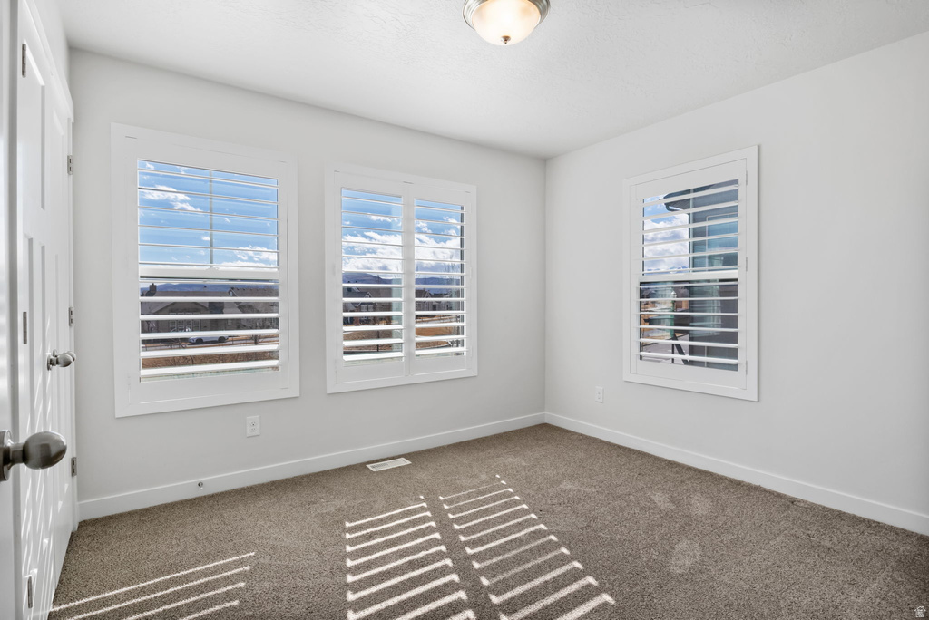 6122 W LAKE AVE South Jordan, UT 84009