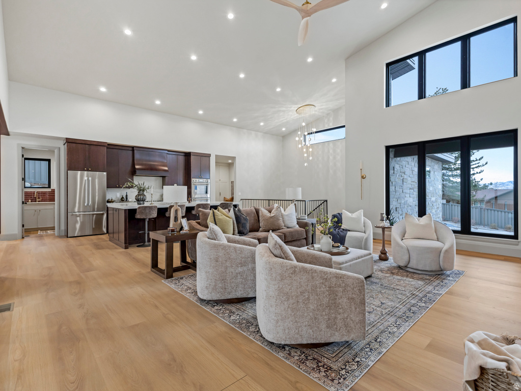 9637 S TANNENBAUM CV Sandy, UT 84092