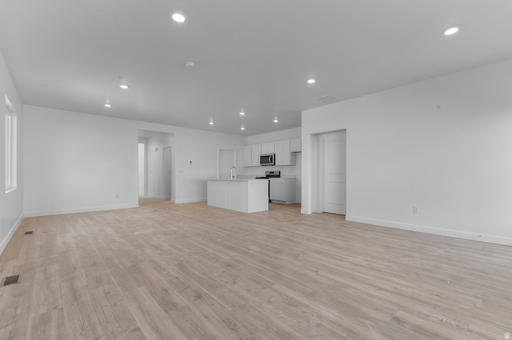 189 W LEVENGROVE DR #213 Lehi, UT 84048