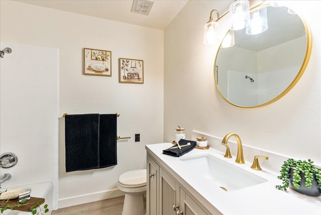 3355 W MEADOWBROOK DR Salt Lake City, UT 84119