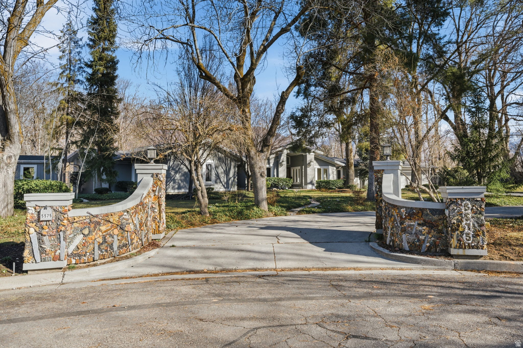 5575 S MERLYN CIR Holladay, UT 84117