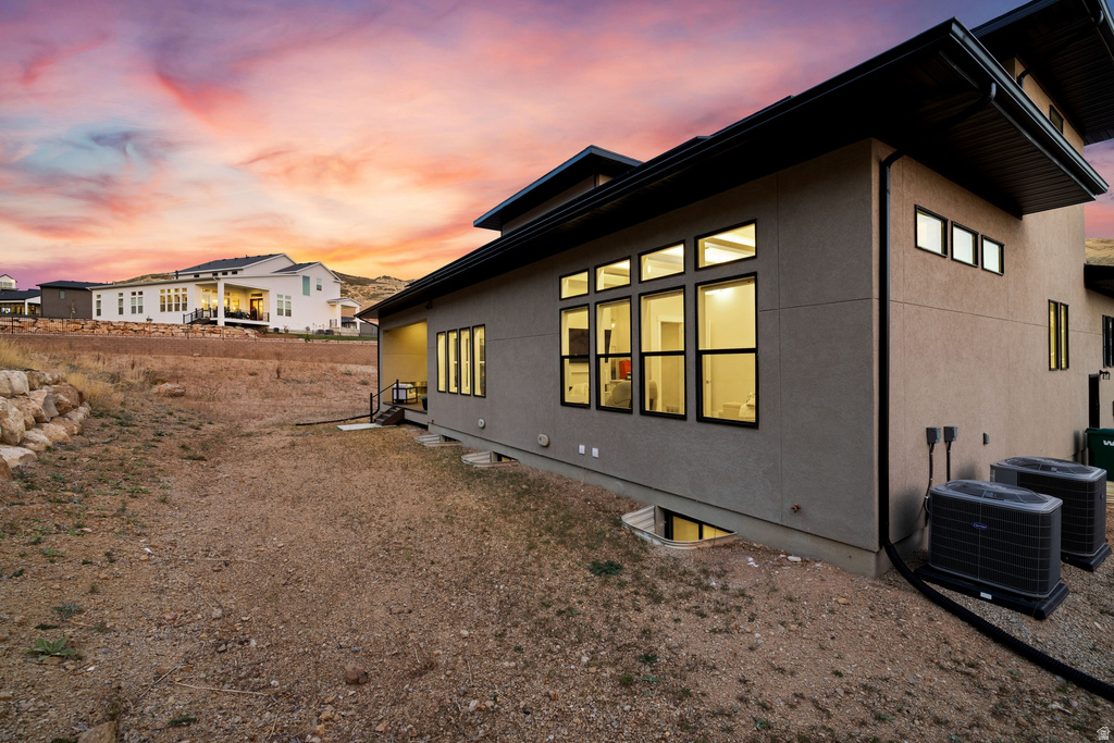 1876 W OAKWOOD CIR Lehi, UT 84043