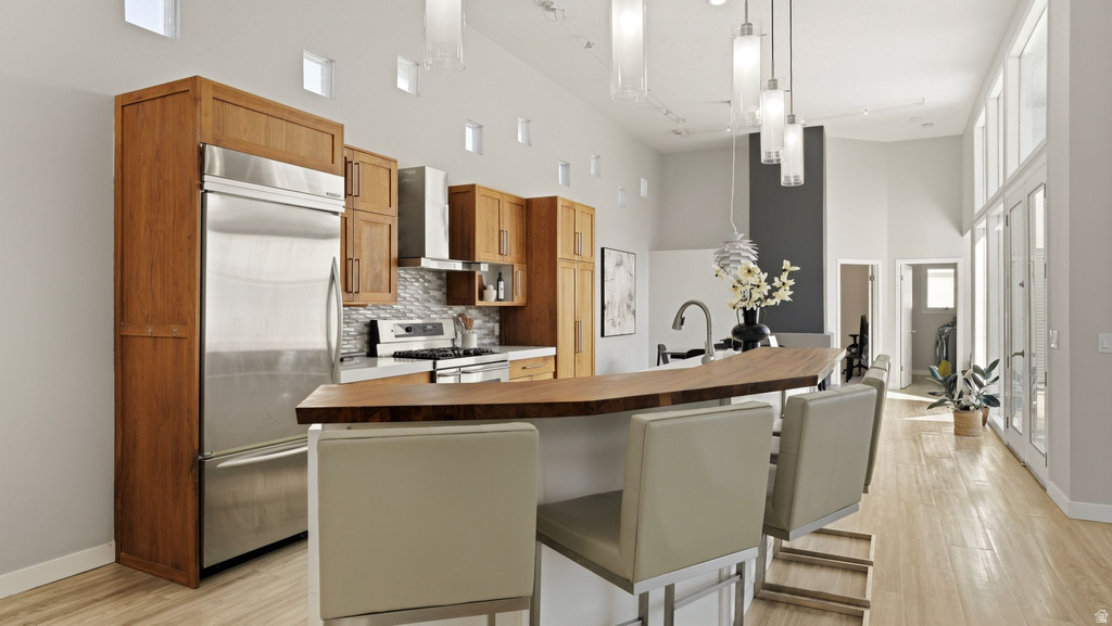 1 QUIETWOOD LN Sandy, UT 84092