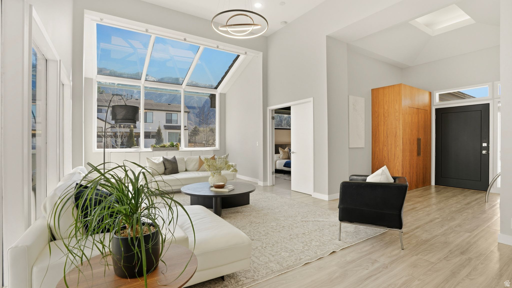 1 QUIETWOOD LN Sandy, UT 84092