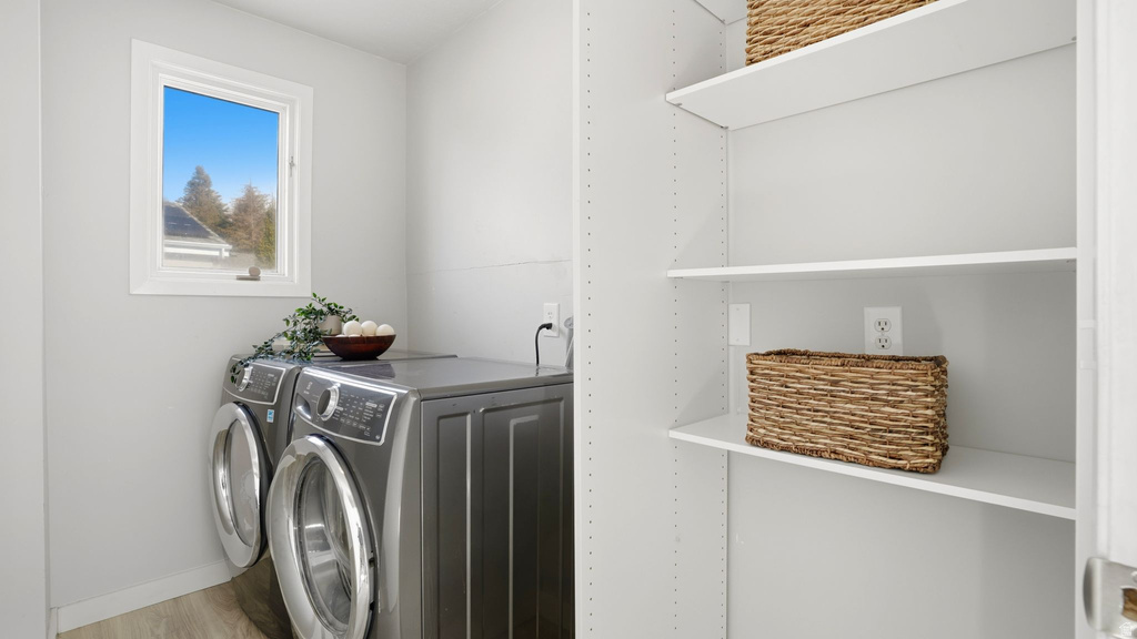 1 QUIETWOOD LN Sandy, UT 84092