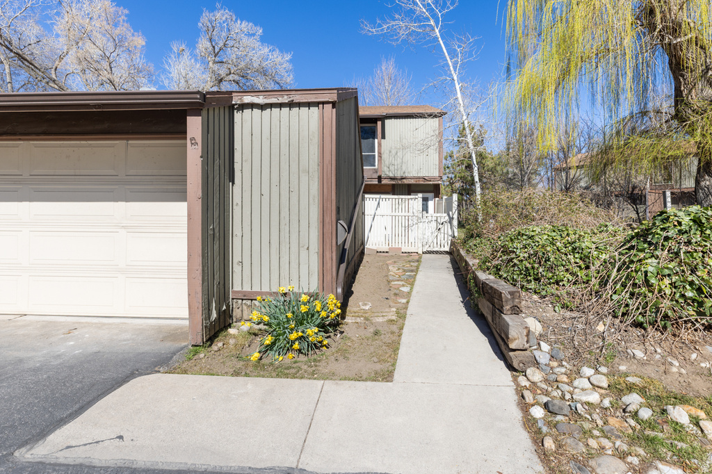 5489 S WILLOW LN Murray, UT 84107