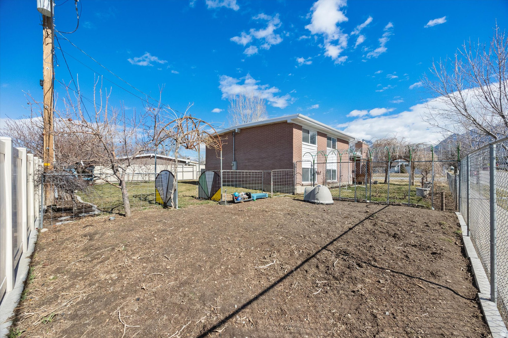 10366 S LARKSPUR CIR Sandy, UT 84094