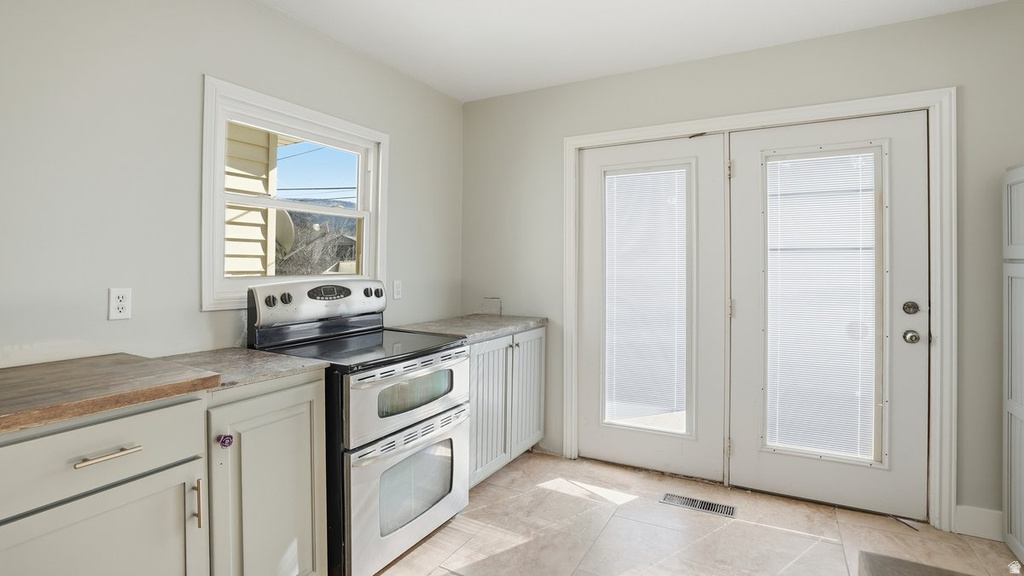 148 S GRASSY TRAIL DR East Carbon, UT 84520