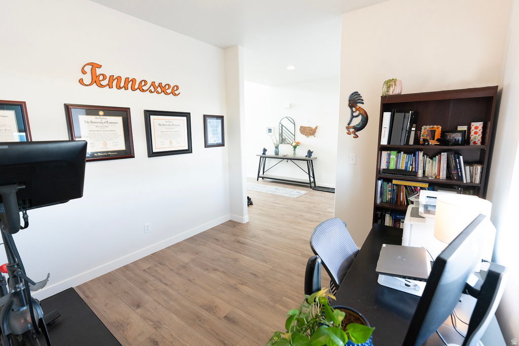 2537 2537 W. 3230 Syracuse, UT 84075