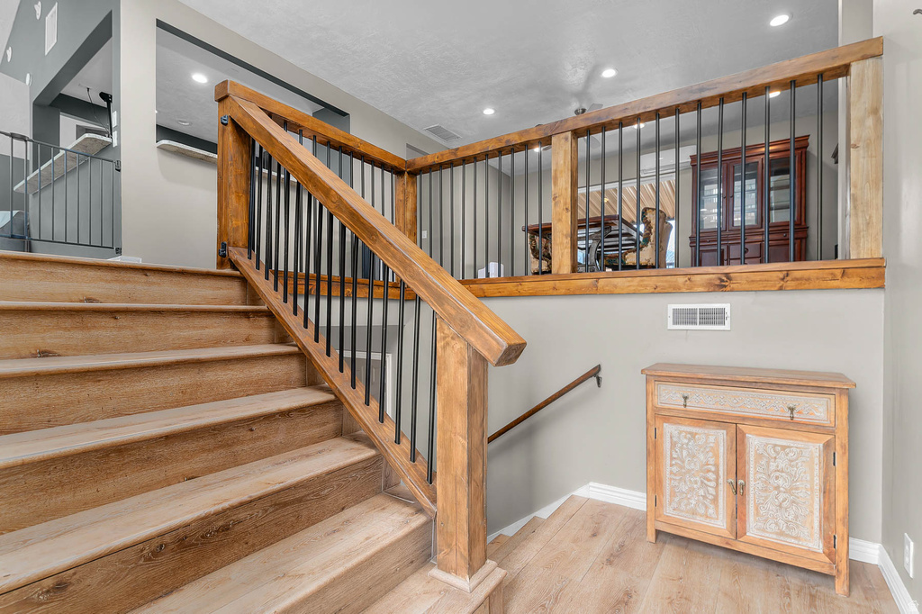 2858 E COBBLEMOOR LN Sandy, UT 84093