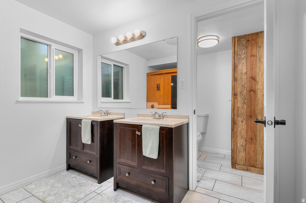 2858 E COBBLEMOOR LN Sandy, UT 84093