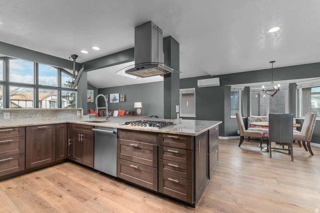 2858 E COBBLEMOOR LN Sandy, UT 84093