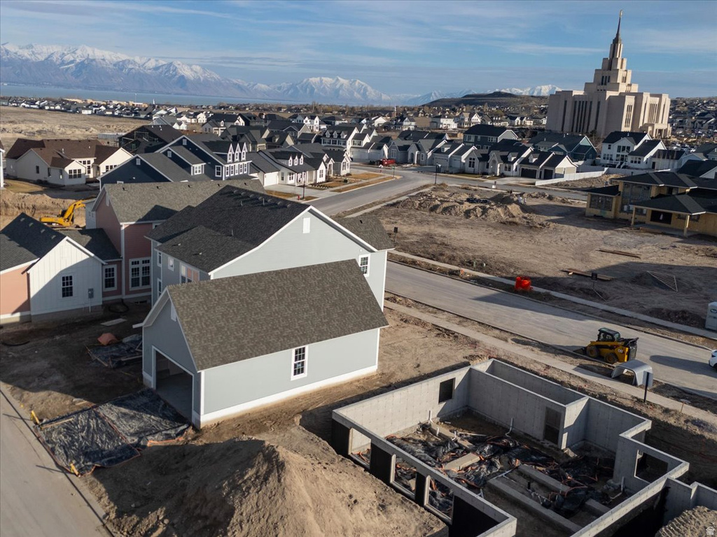 758 W CAROLINE DR #219 Saratoga Springs, UT 84045