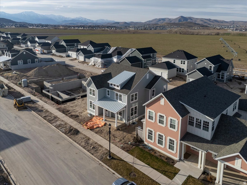 758 W CAROLINE DR #219 Saratoga Springs, UT 84045