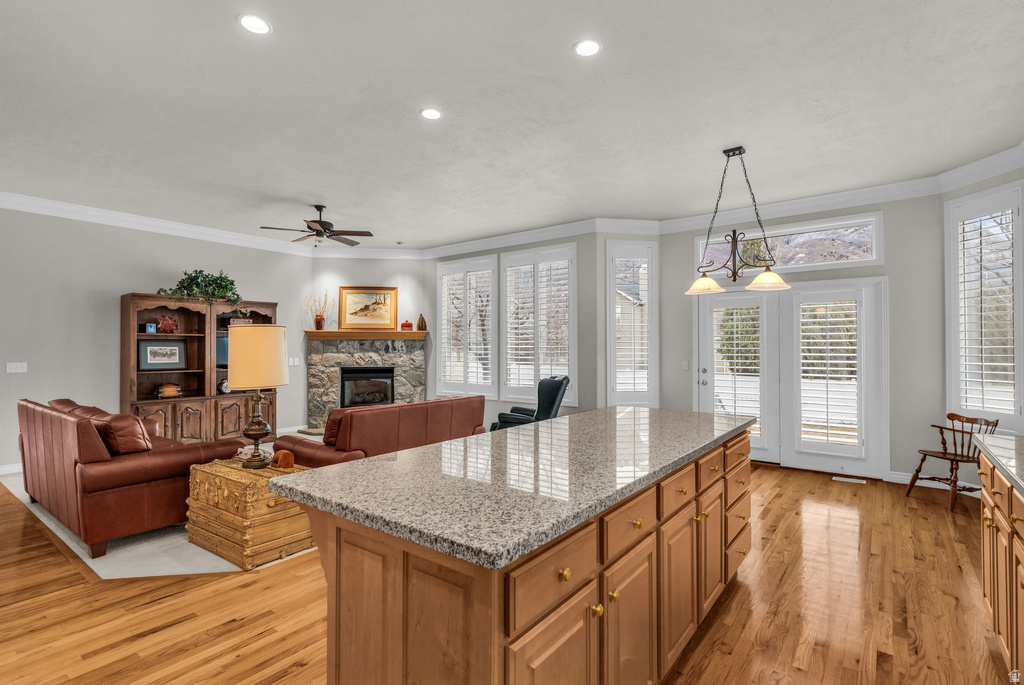 9445 S MARKSBURY CIR Sandy, UT 84092