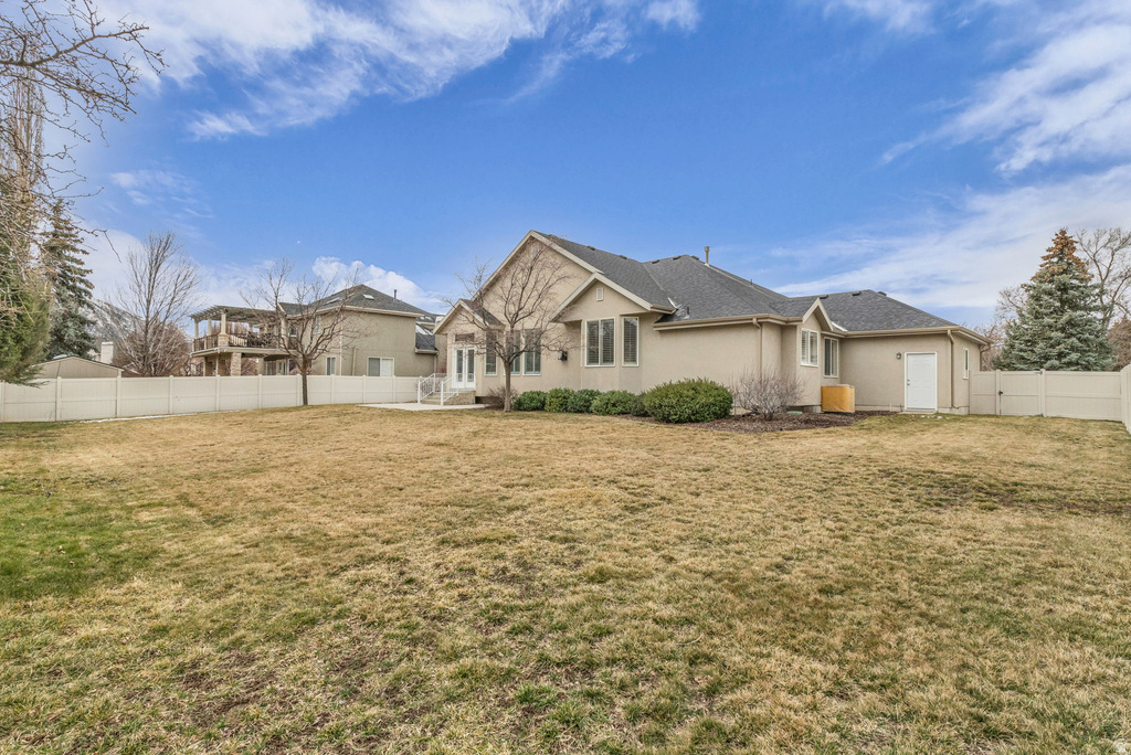 9445 S MARKSBURY CIR Sandy, UT 84092
