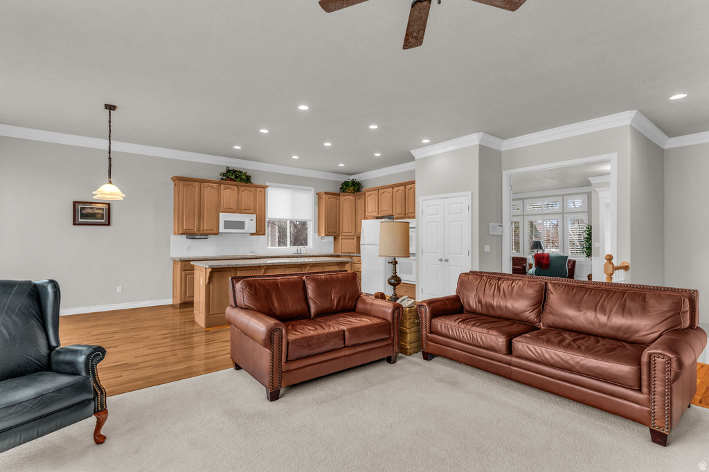 9445 S MARKSBURY CIR Sandy, UT 84092