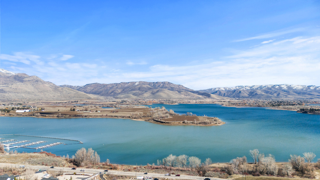 715 N YACHT DR Eden, UT 84310