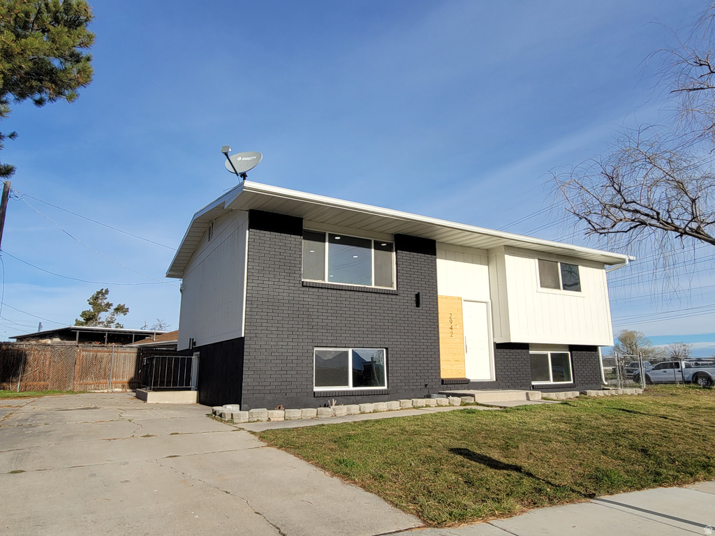 2942 EUCALYPTUS WAY Salt Lake City, UT 84119