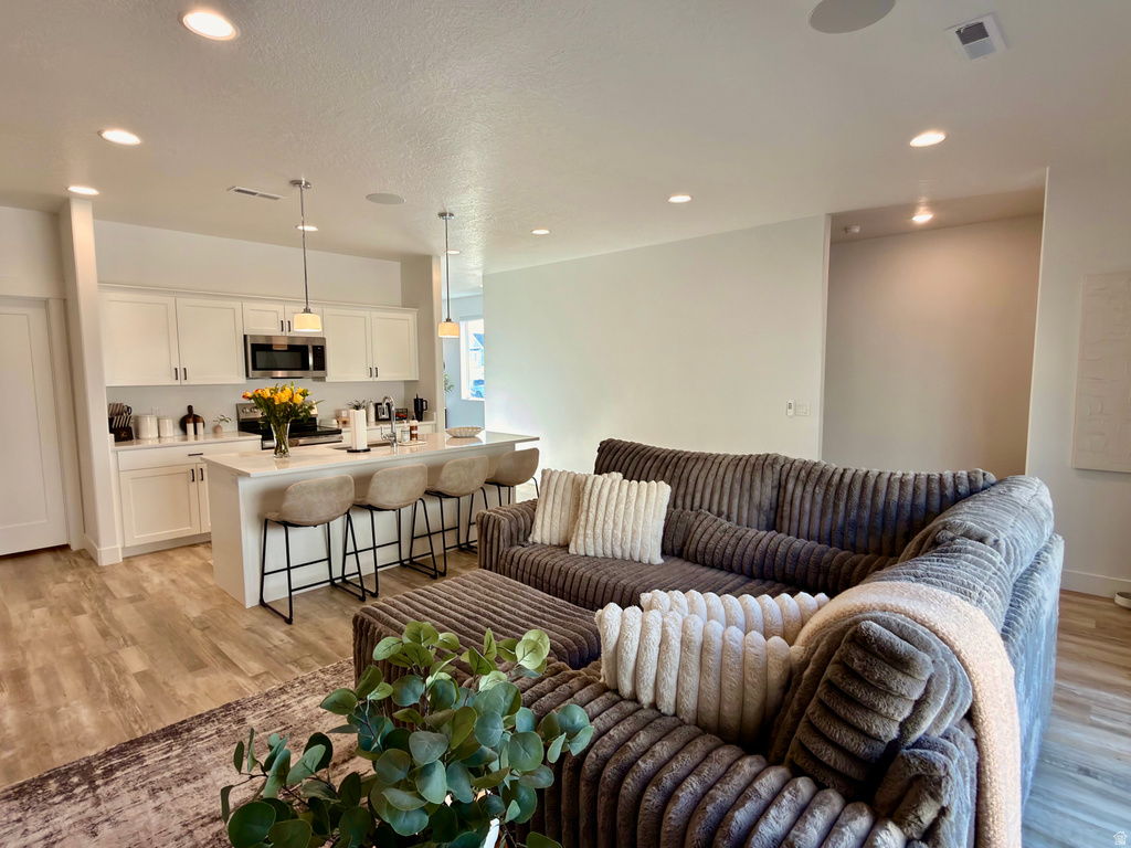 1705 W 2770 S Syracuse, UT 84075