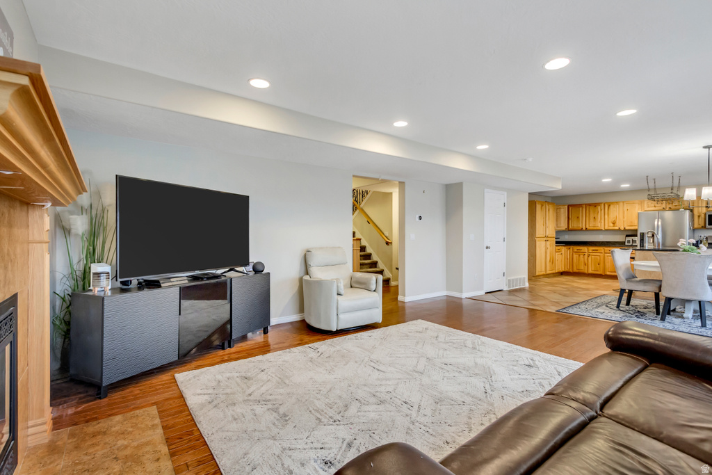 1024 W MANCHESTER DR North Salt Lake, UT 84054