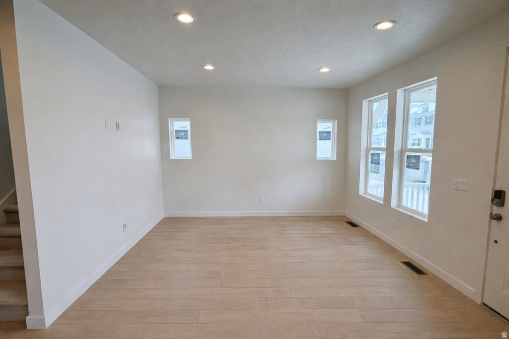 7027 W LAKE AVE South Jordan, UT 84009