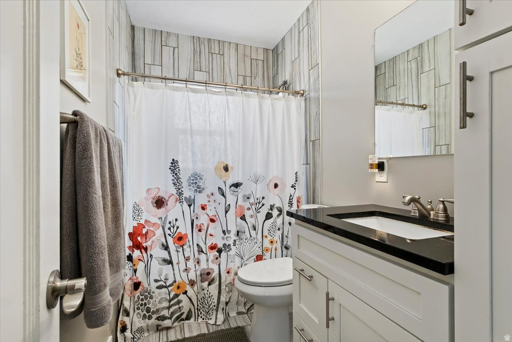 498 PARKWAY AVE Tooele, UT 84074