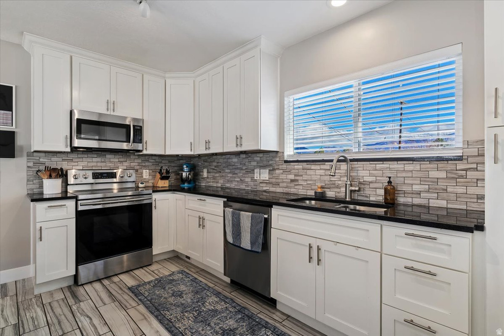 498 PARKWAY AVE Tooele, UT 84074