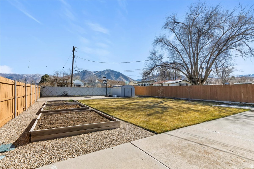 498 PARKWAY AVE Tooele, UT 84074