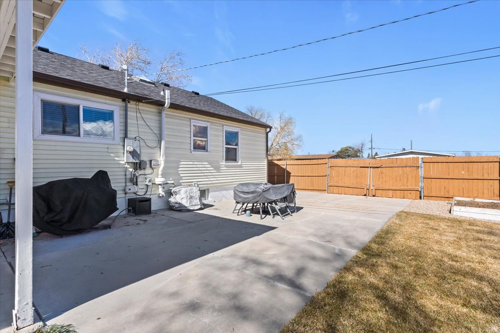 498 PARKWAY AVE Tooele, UT 84074