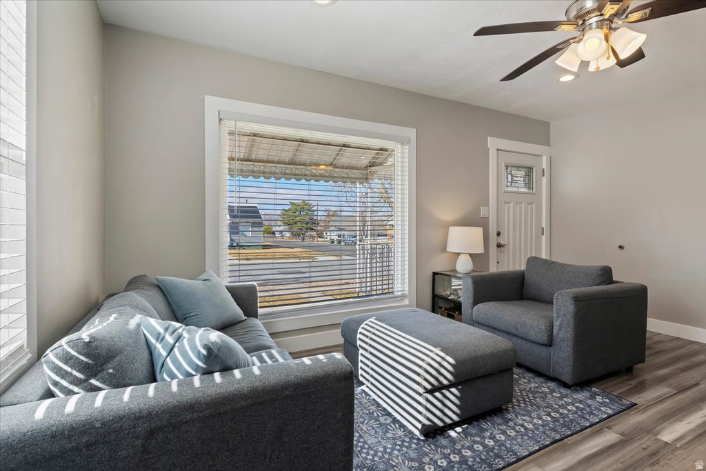 498 PARKWAY AVE Tooele, UT 84074