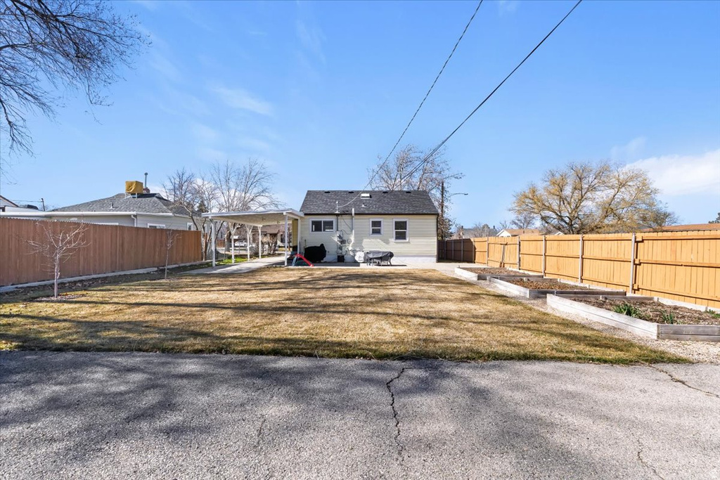 498 PARKWAY AVE Tooele, UT 84074