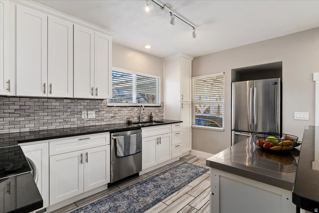 498 PARKWAY AVE Tooele, UT 84074