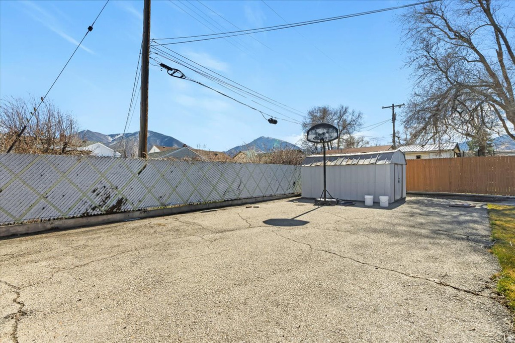 498 PARKWAY AVE Tooele, UT 84074