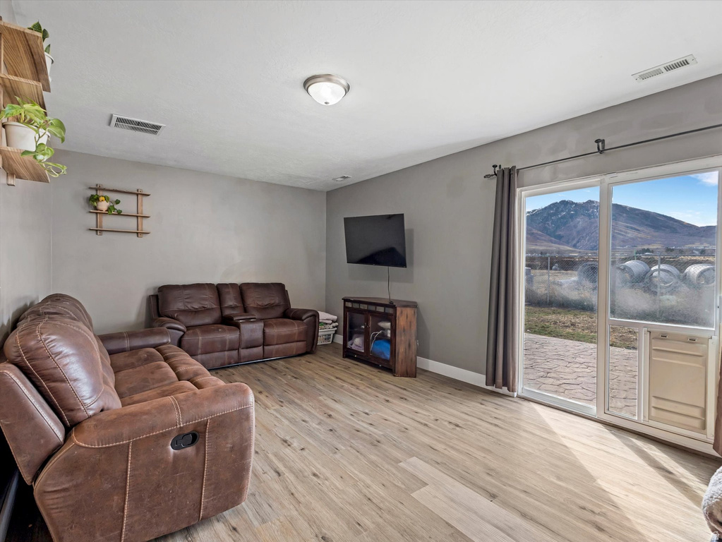 1266 E 850 N Tooele, UT 84074