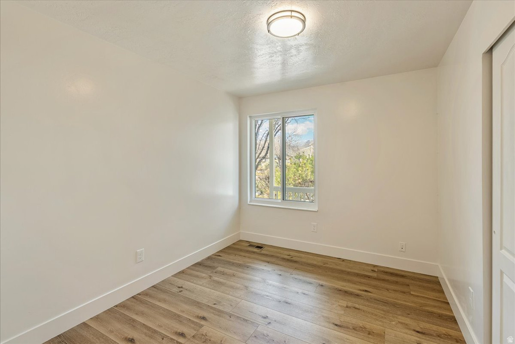 3899 S CHATTERLEIGH RD West Valley City, UT 84128