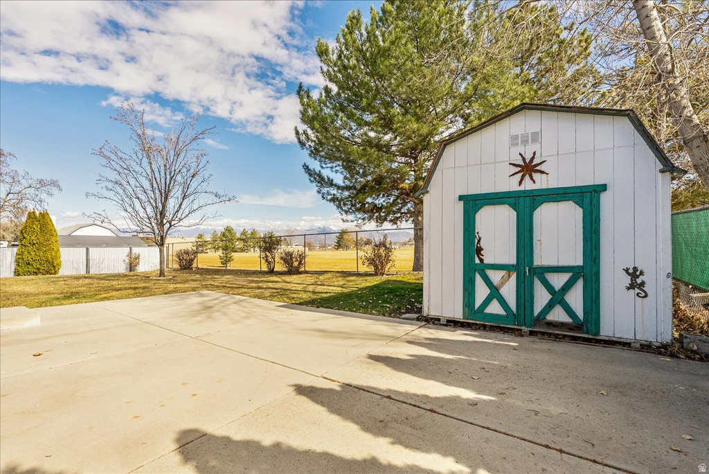 3899 S CHATTERLEIGH RD West Valley City, UT 84128