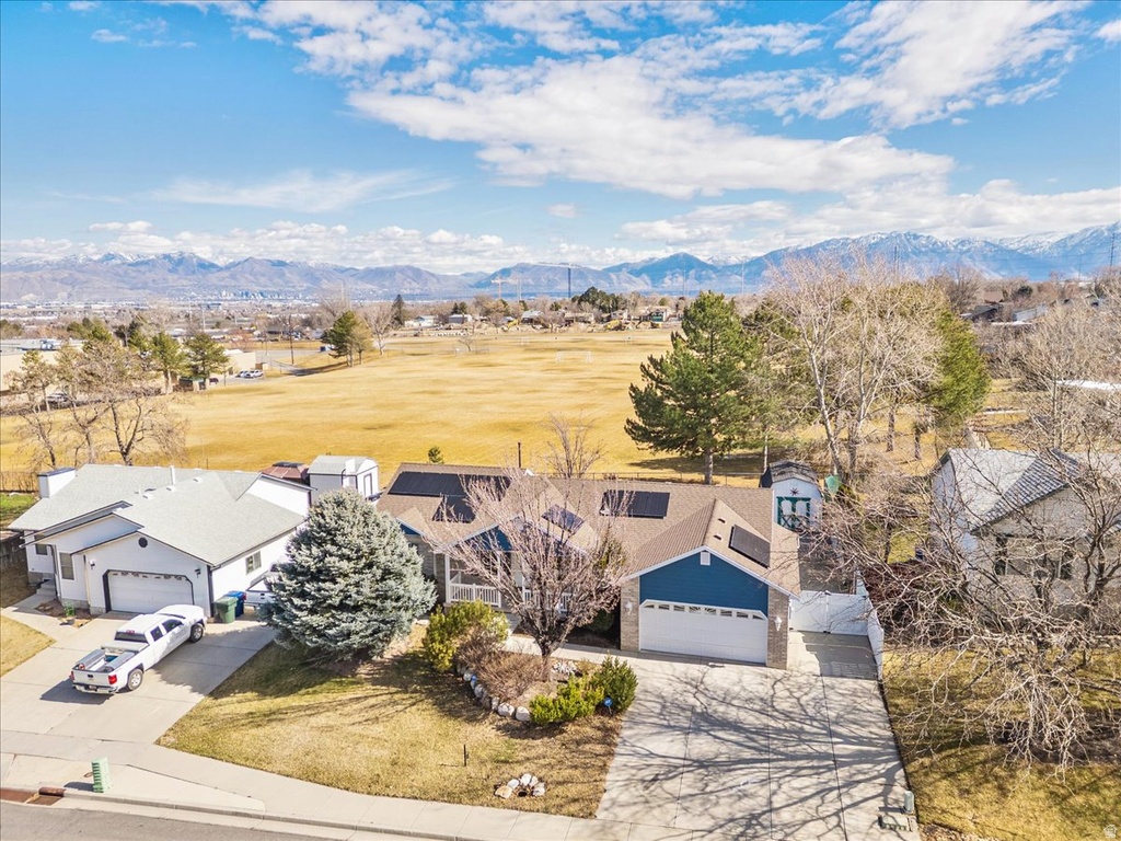 3899 S CHATTERLEIGH RD West Valley City, UT 84128