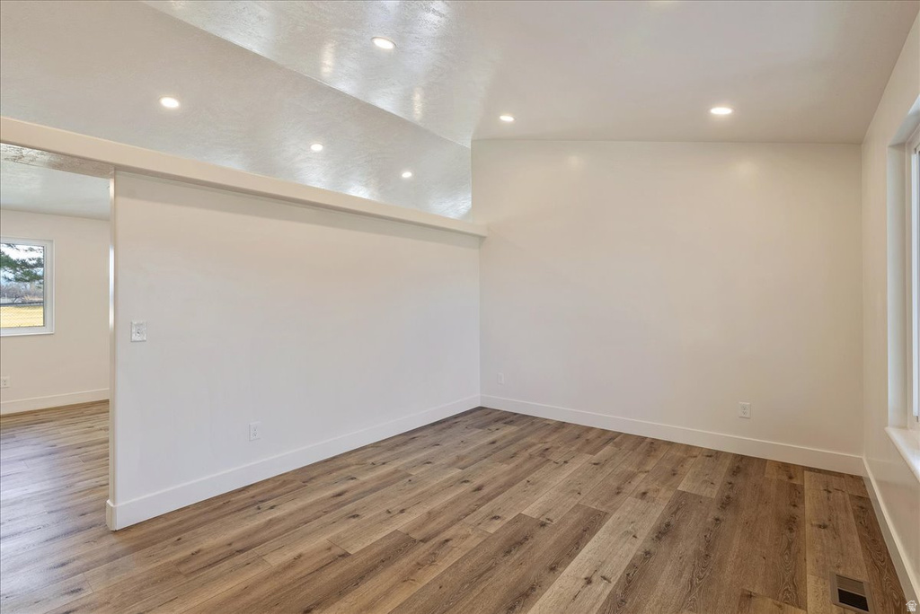 3899 S CHATTERLEIGH RD West Valley City, UT 84128