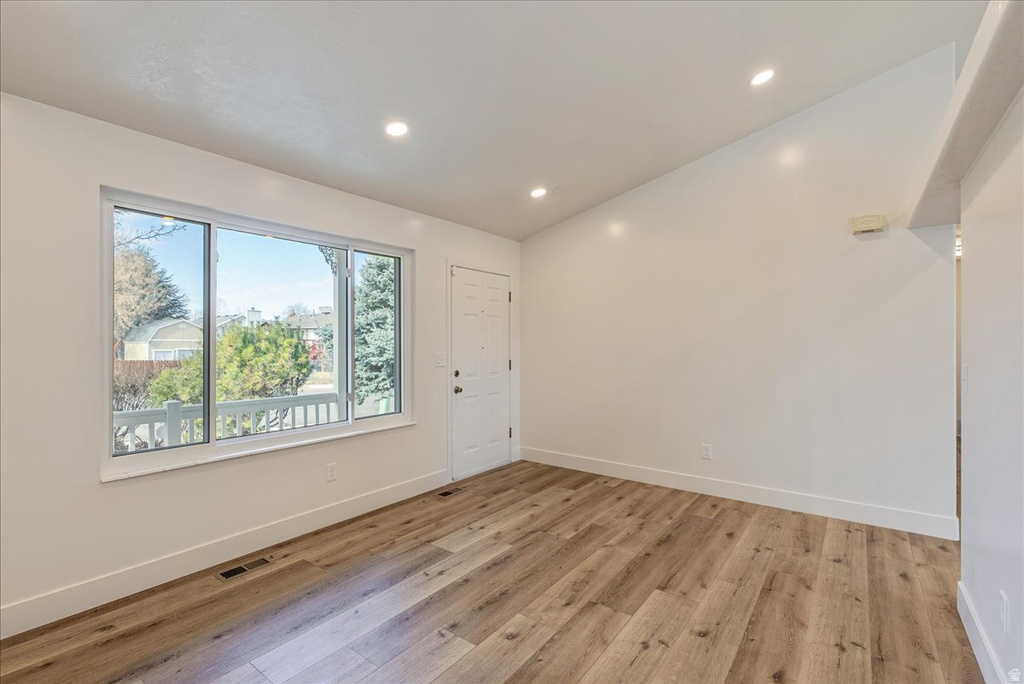 3899 S CHATTERLEIGH RD West Valley City, UT 84128