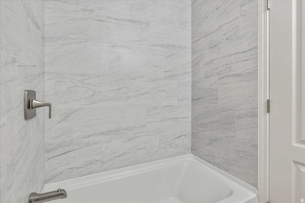 3899 S CHATTERLEIGH RD West Valley City, UT 84128