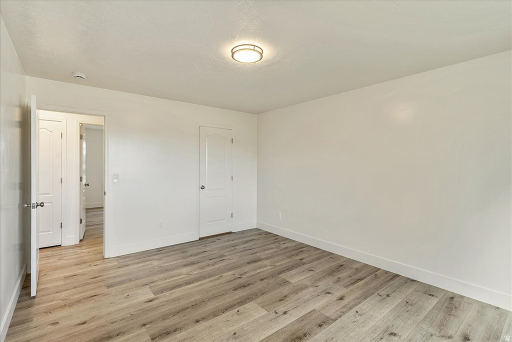 3899 S CHATTERLEIGH RD West Valley City, UT 84128