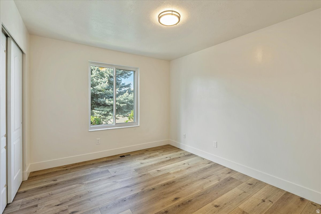 3899 S CHATTERLEIGH RD West Valley City, UT 84128