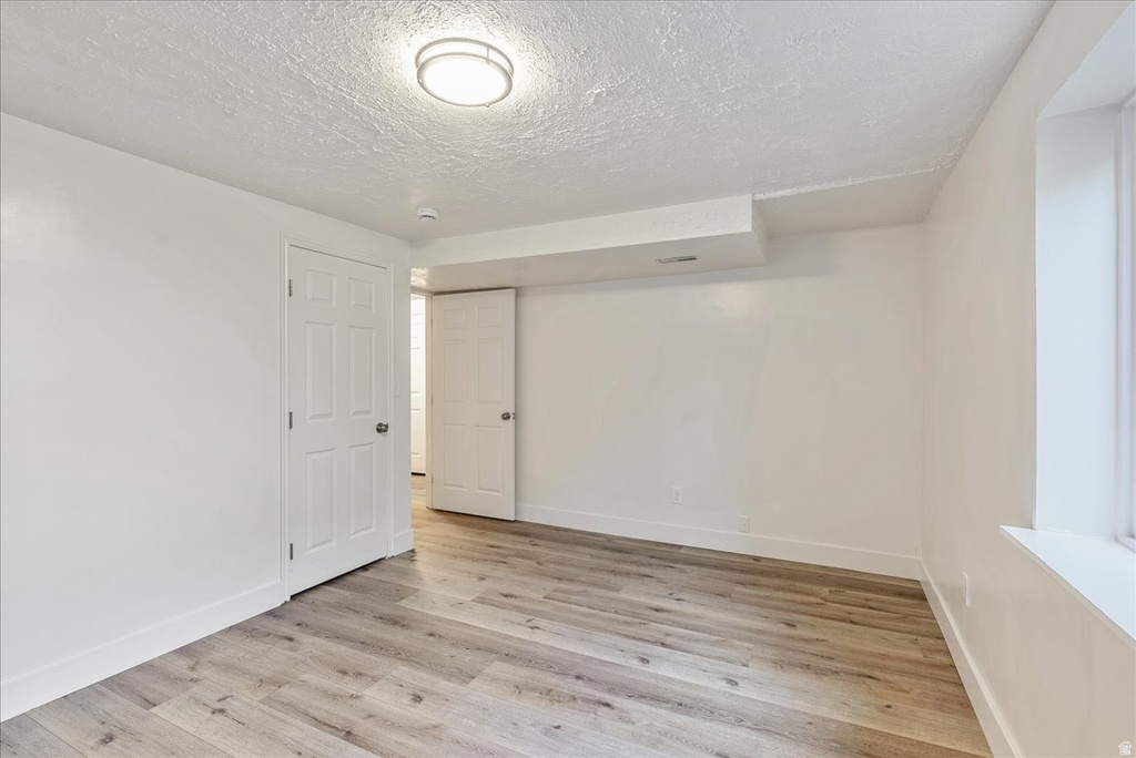 3899 S CHATTERLEIGH RD West Valley City, UT 84128